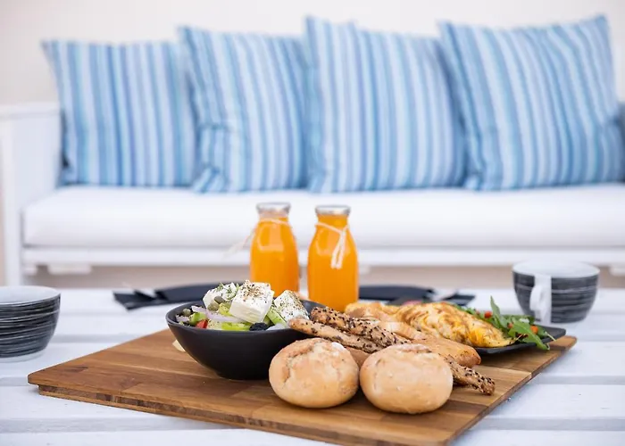 Afrodite Suites *